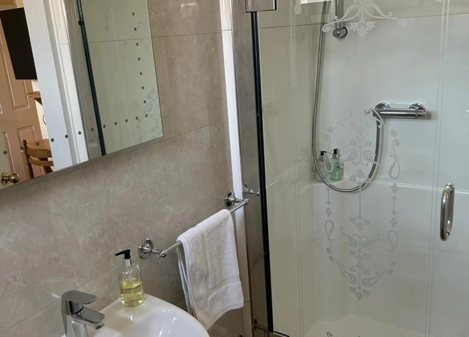 Oakwood Bed And Breakfast Heathrow Hillingdon United Kingdom
