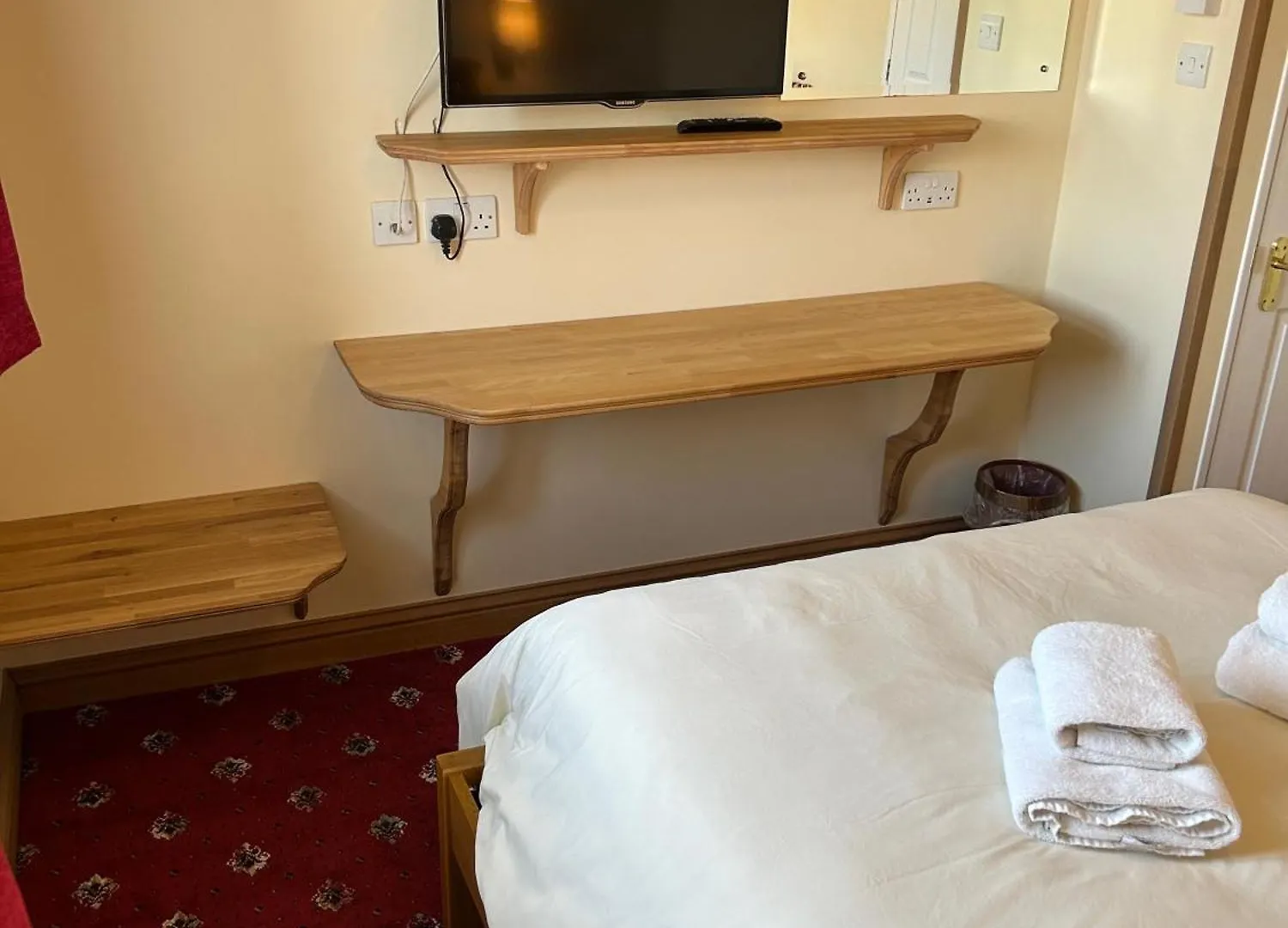 Oakwood Bed And Breakfast Heathrow Hillingdon United Kingdom