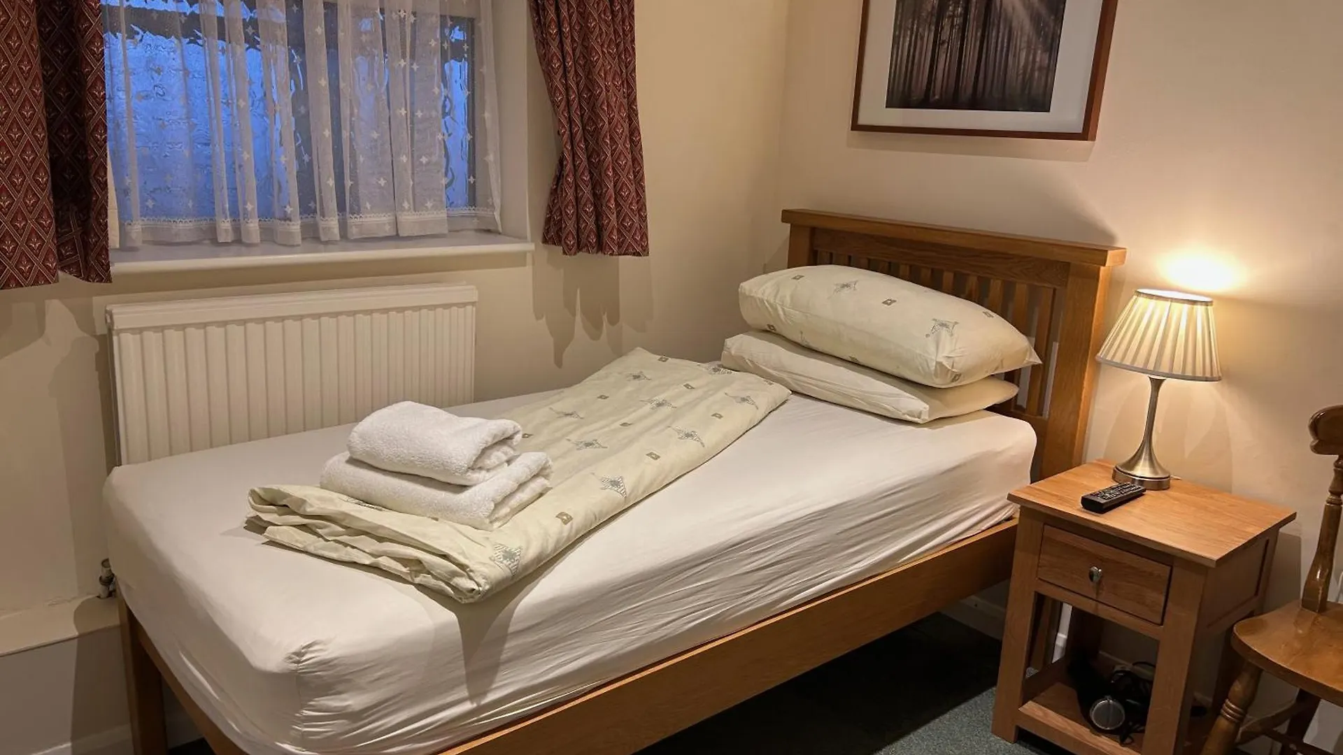 Oakwood Bed And Breakfast Heathrow Hillingdon United Kingdom