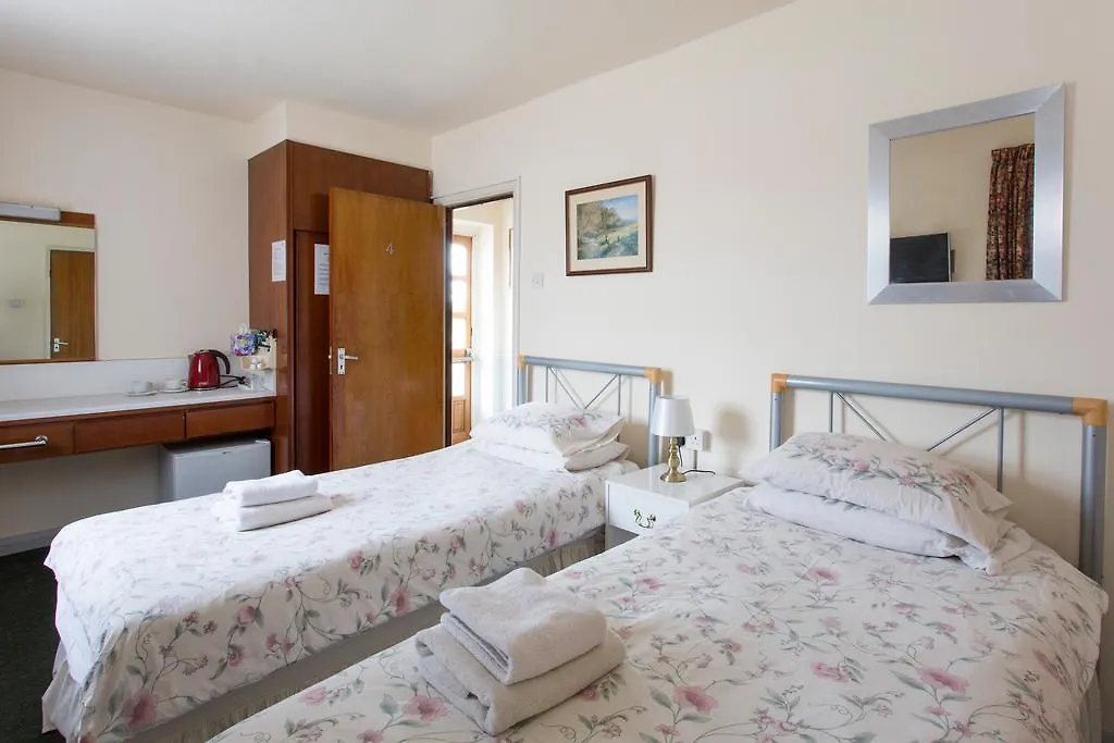Oakwood Bed And Breakfast Heathrow Hillingdon 2*,