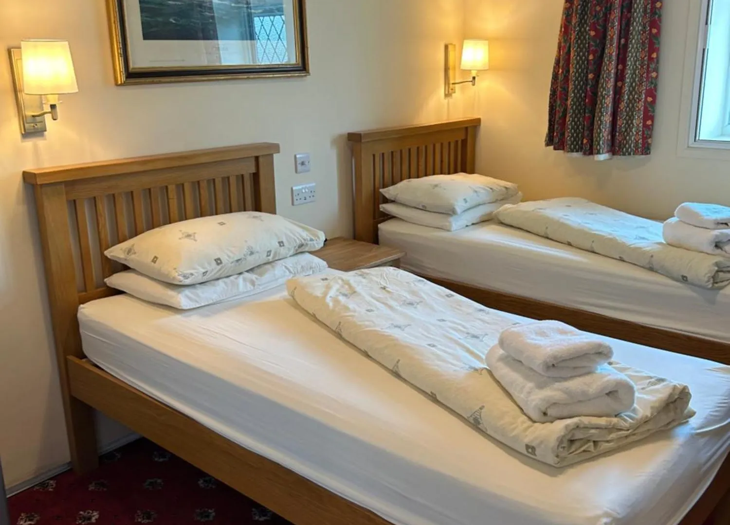 Oakwood Bed And Breakfast Heathrow Hillingdon