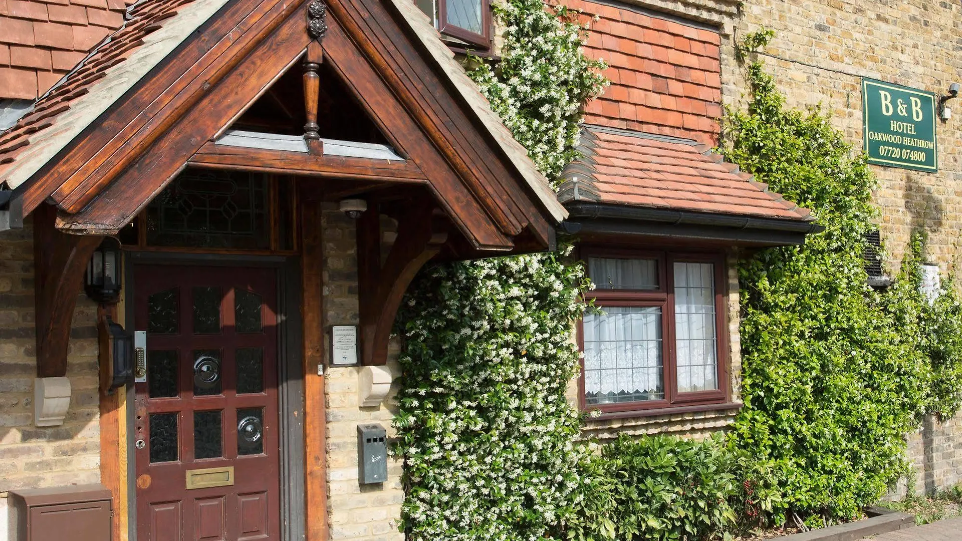 Oakwood Bed And Breakfast Heathrow Hillingdon Birleşik Krallık